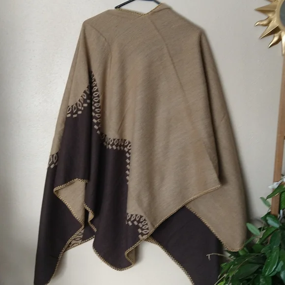 Western Reversible Shawl/Poncho - Picture 2 of 8